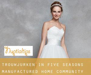 Trouwjurken in Five Seasons Manufactured Home Community